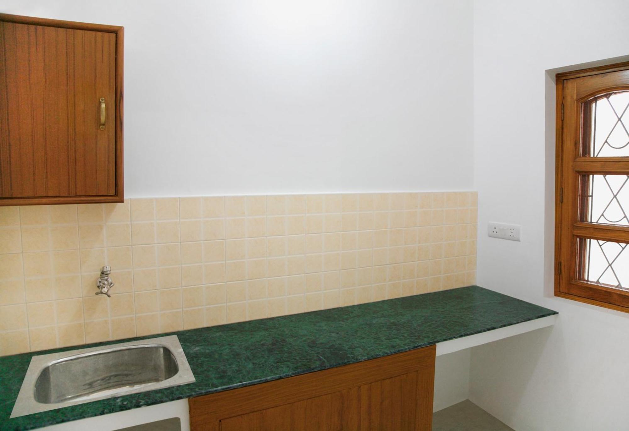 Hotel Bhakti Dhama Vrindavan Room photo