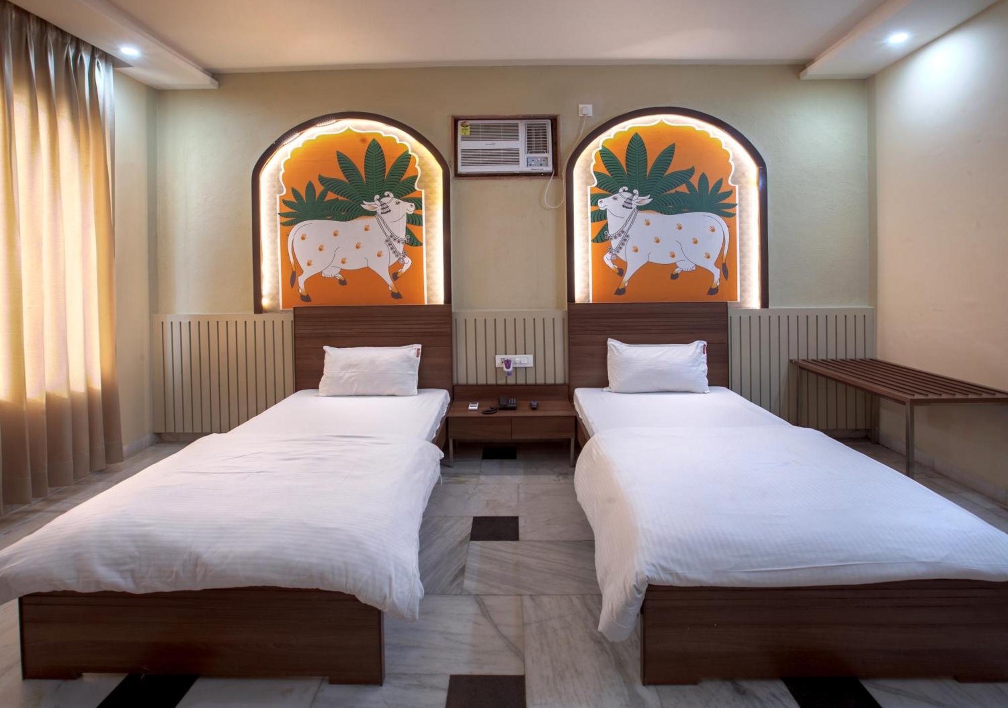 Hotel Bhakti Dhama Vrindavan Exterior photo