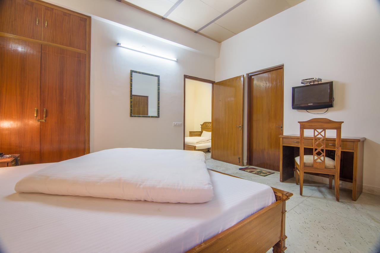 Hotel Bhakti Dhama Vrindavan Exterior photo