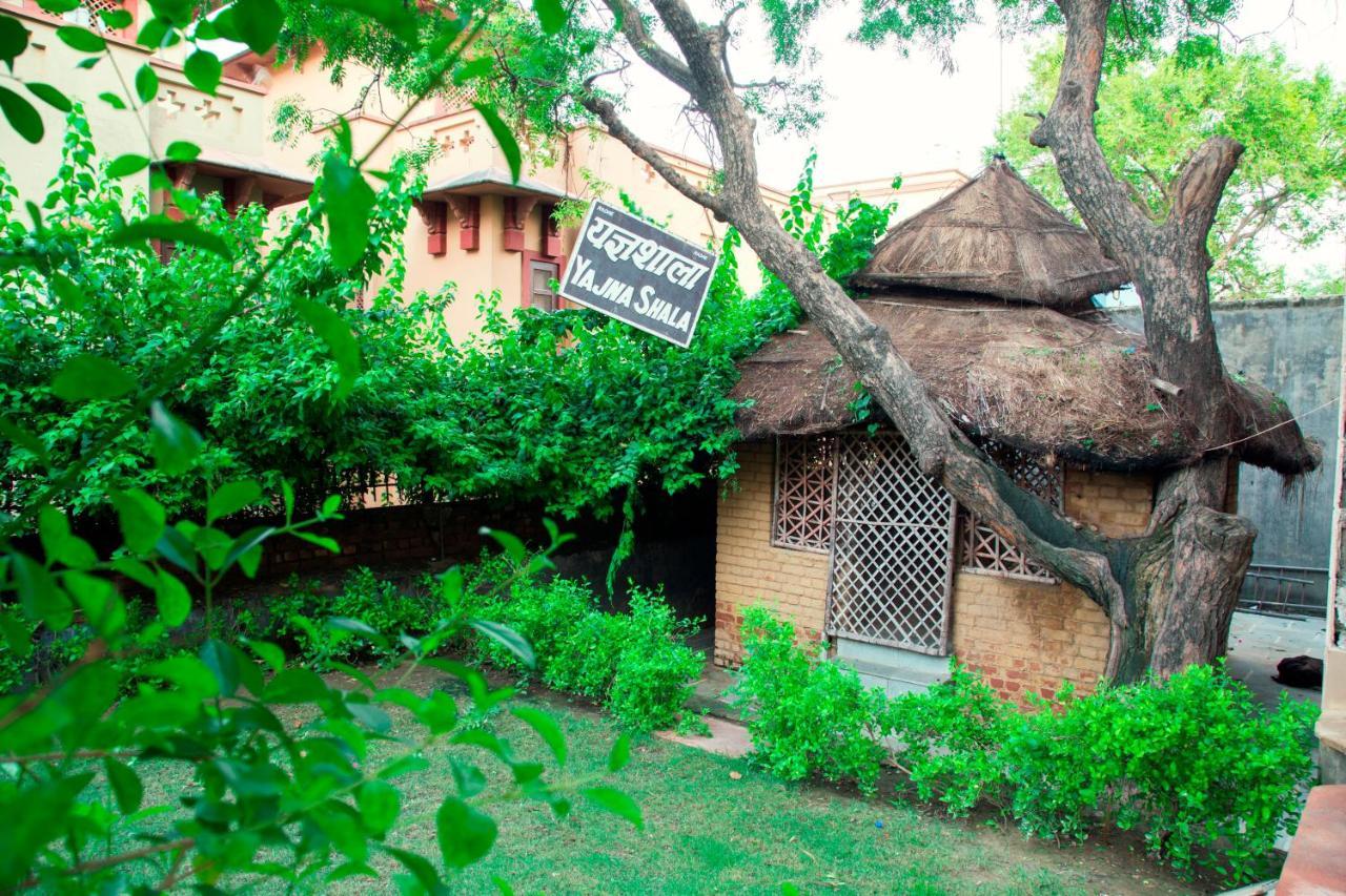 Hotel Bhakti Dhama Vrindavan Exterior photo